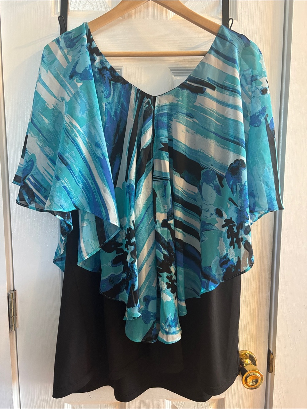 Blue /Black Multi-Pattern Flutter Sleeve Tunic Top Avenue Brand , size 22/24
